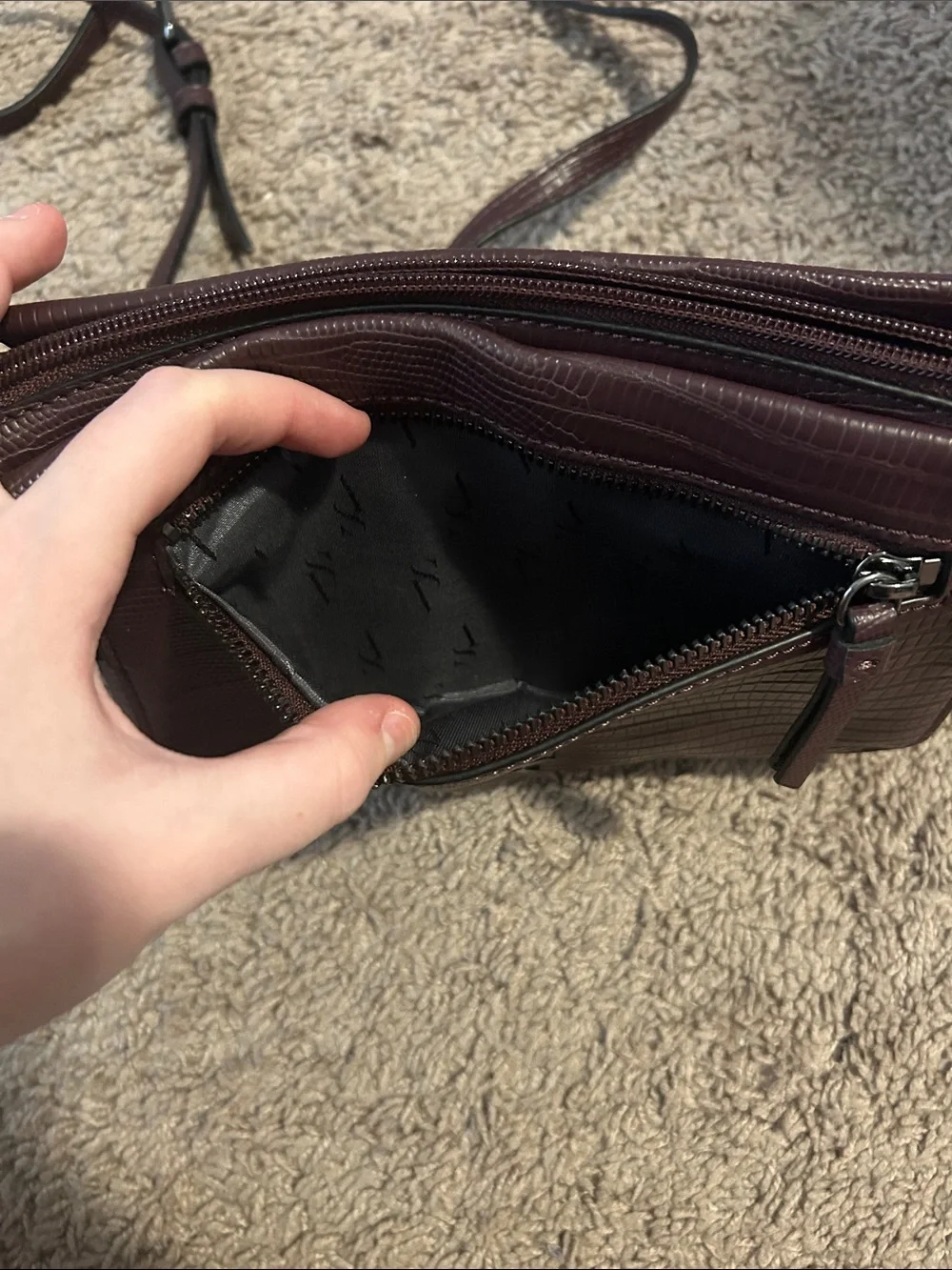 Simply Vera Vera Wang Burgundy Textured Crossbody Bag